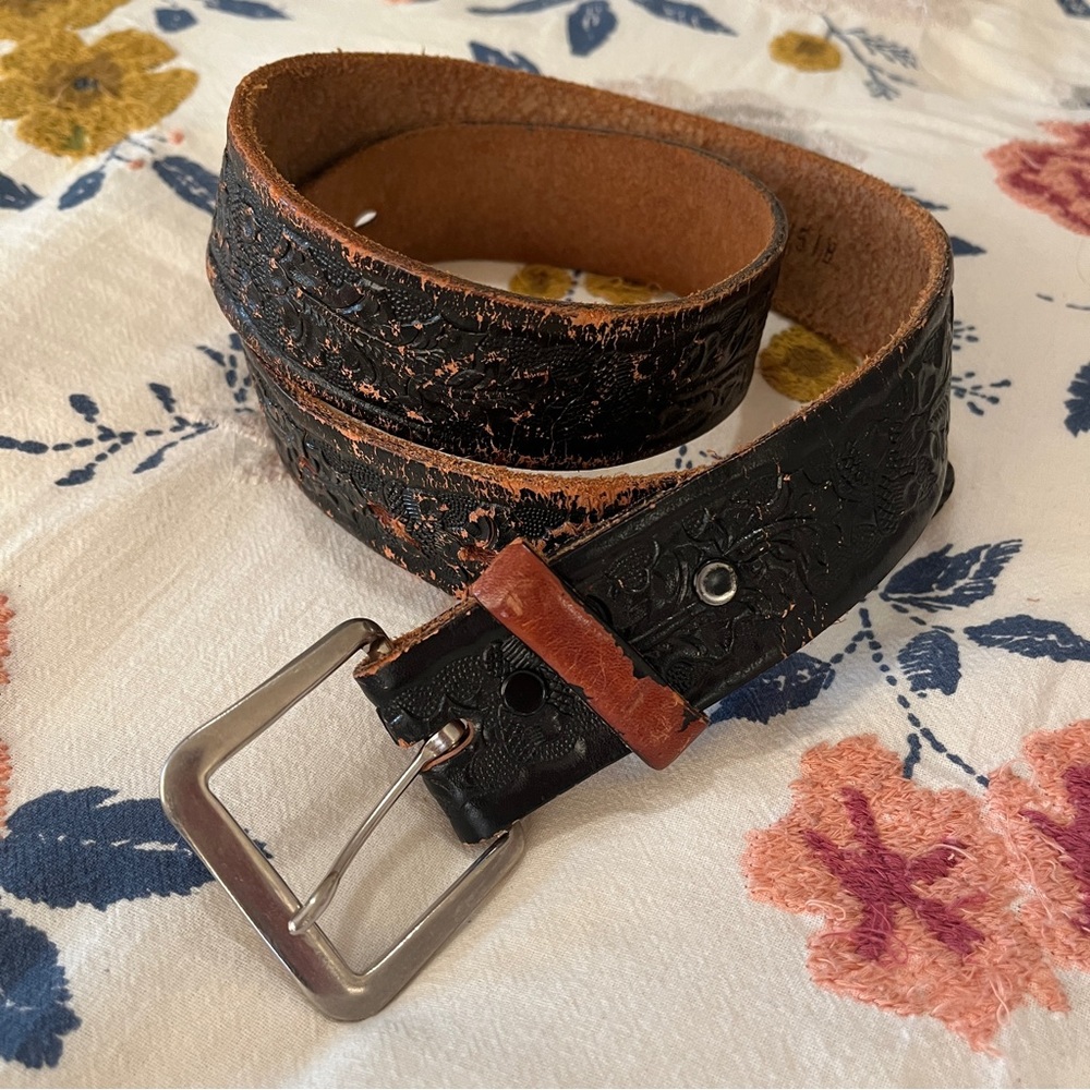 Vintage Western Cowgirl Leather Black Distressed Belt 30in Silver belt buckle XS